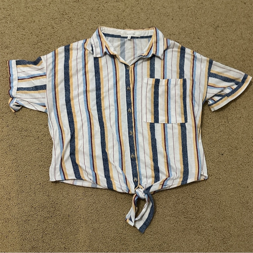 Eden and Olivia size M multi-color striped button down short sleeve top